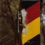 DDR Grenzsäule mit Emblem