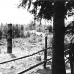 Die dreifarbige Grenzsäulen können zu Mißverständnissen über den tatsächlichen Grenzverlauf führen.